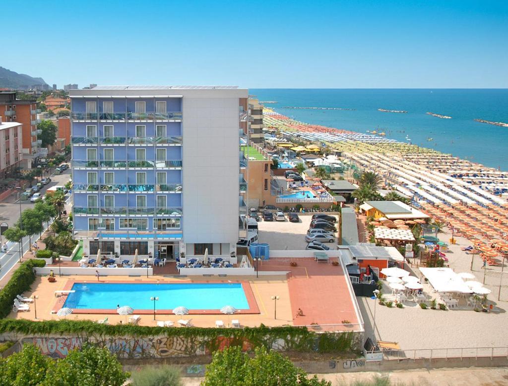 Hotel Majestic Pesaro Exterior photo